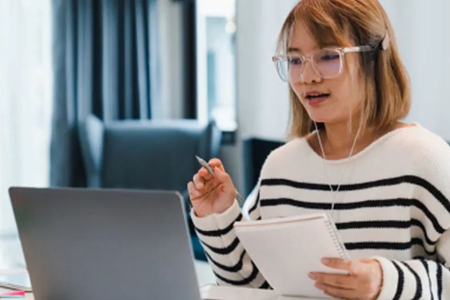 Syarat Menjadi Penerjemah Profesional di Indonesia