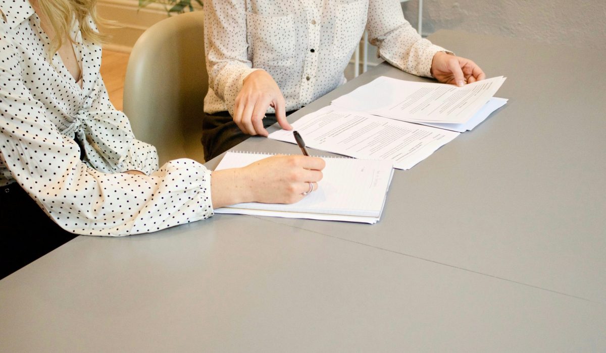 Apakah Dokumen Harus Diterjemahkan Dulu Sebelum di-Apostille